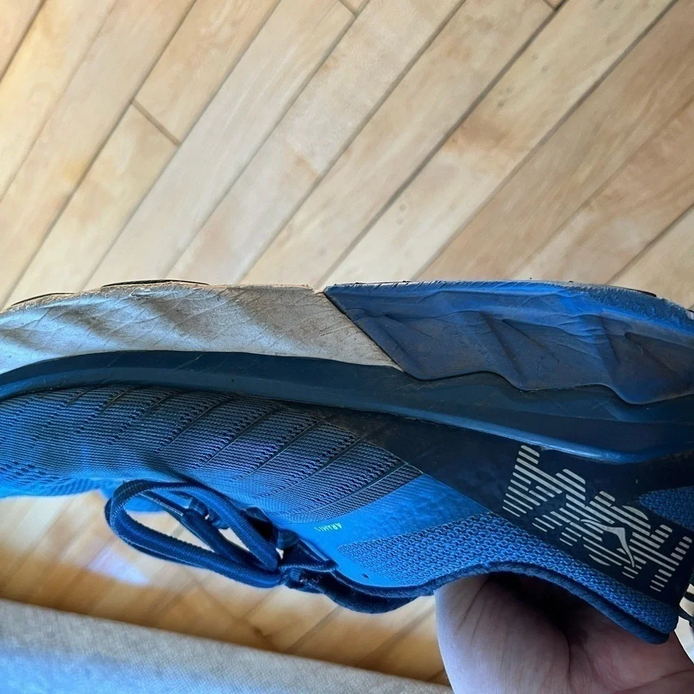 Hoka One One Arahi‎ blue running shoes